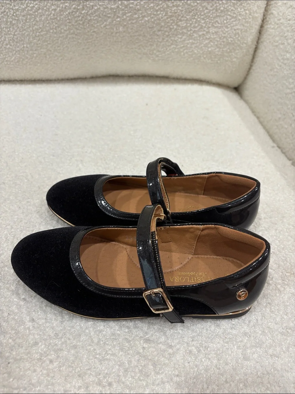 Pasiflora black Mary Jane Dress Shoes with Glossy shimmer back & Strap